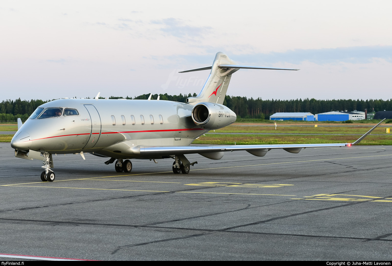 9H-VCN