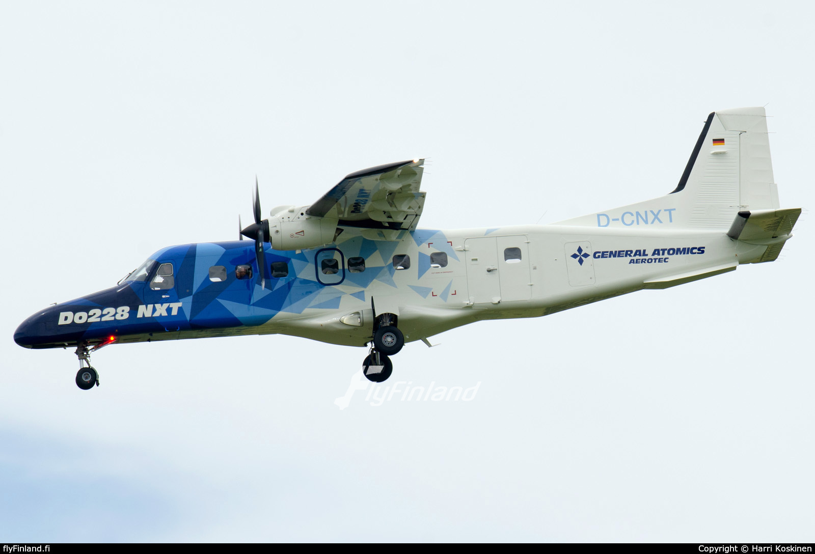 D-CNXT