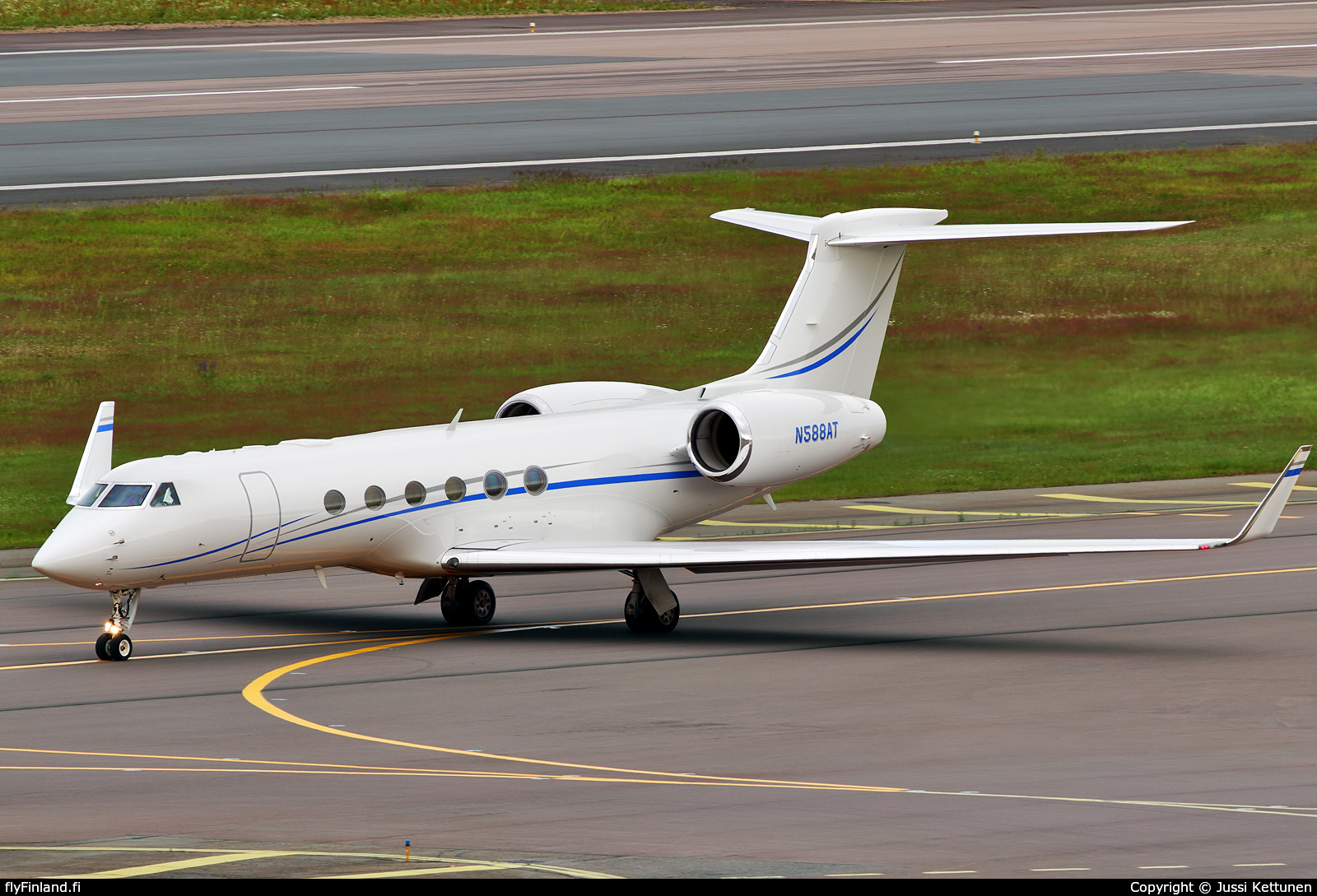 N588AT