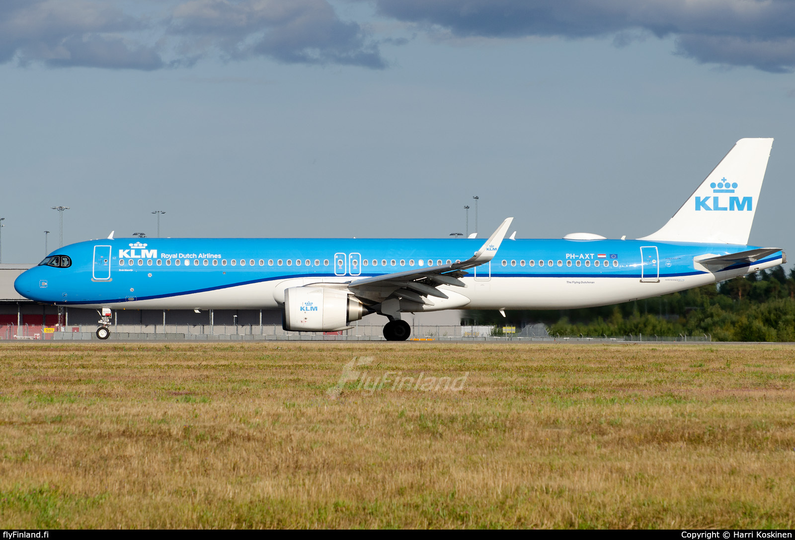 PH-AXT